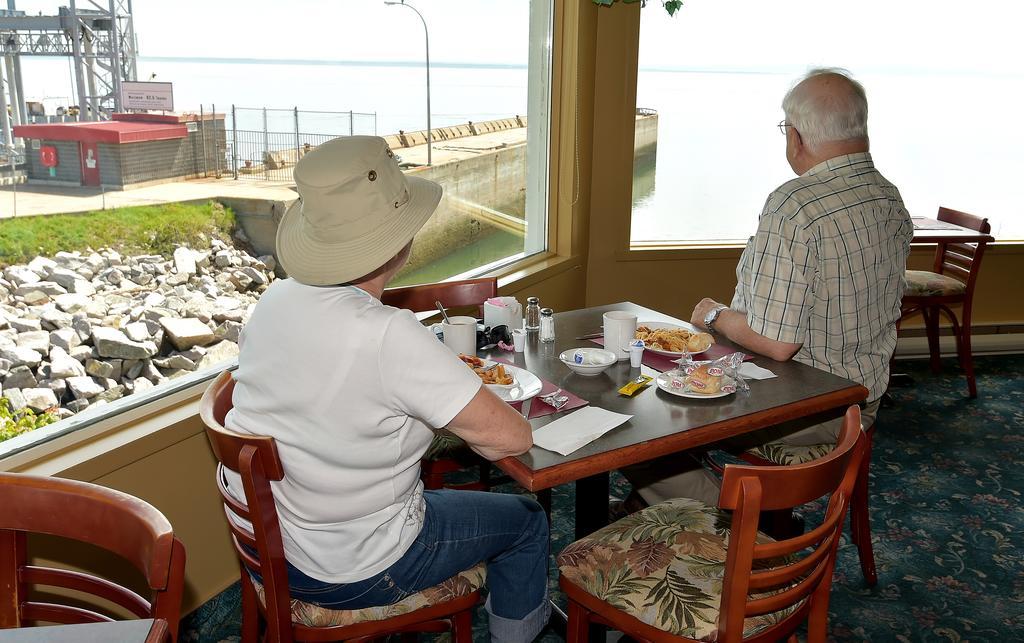 Saint-Siméon Auberge Sur Mer Charlevoix מראה חיצוני תמונה
